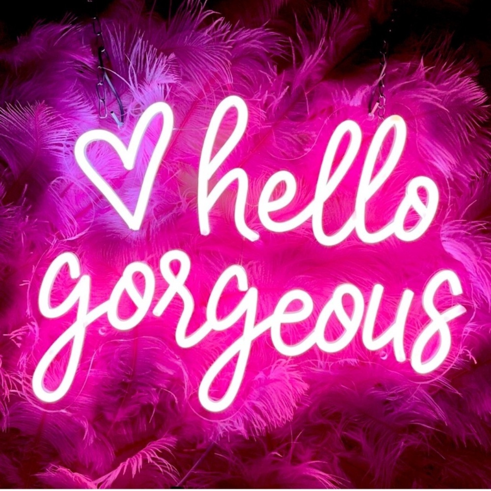💖💖Hello Gorgeous💖💖 Welcome to my closet 💖💖